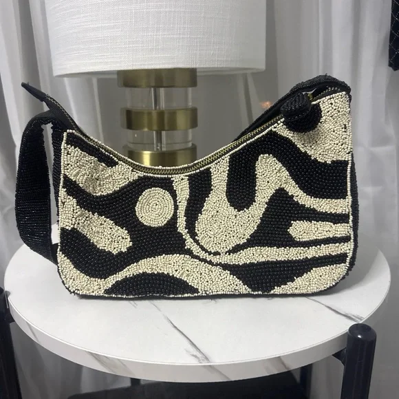 Beaded Black and Cream Shoulder Bag - Picture 2 of 4